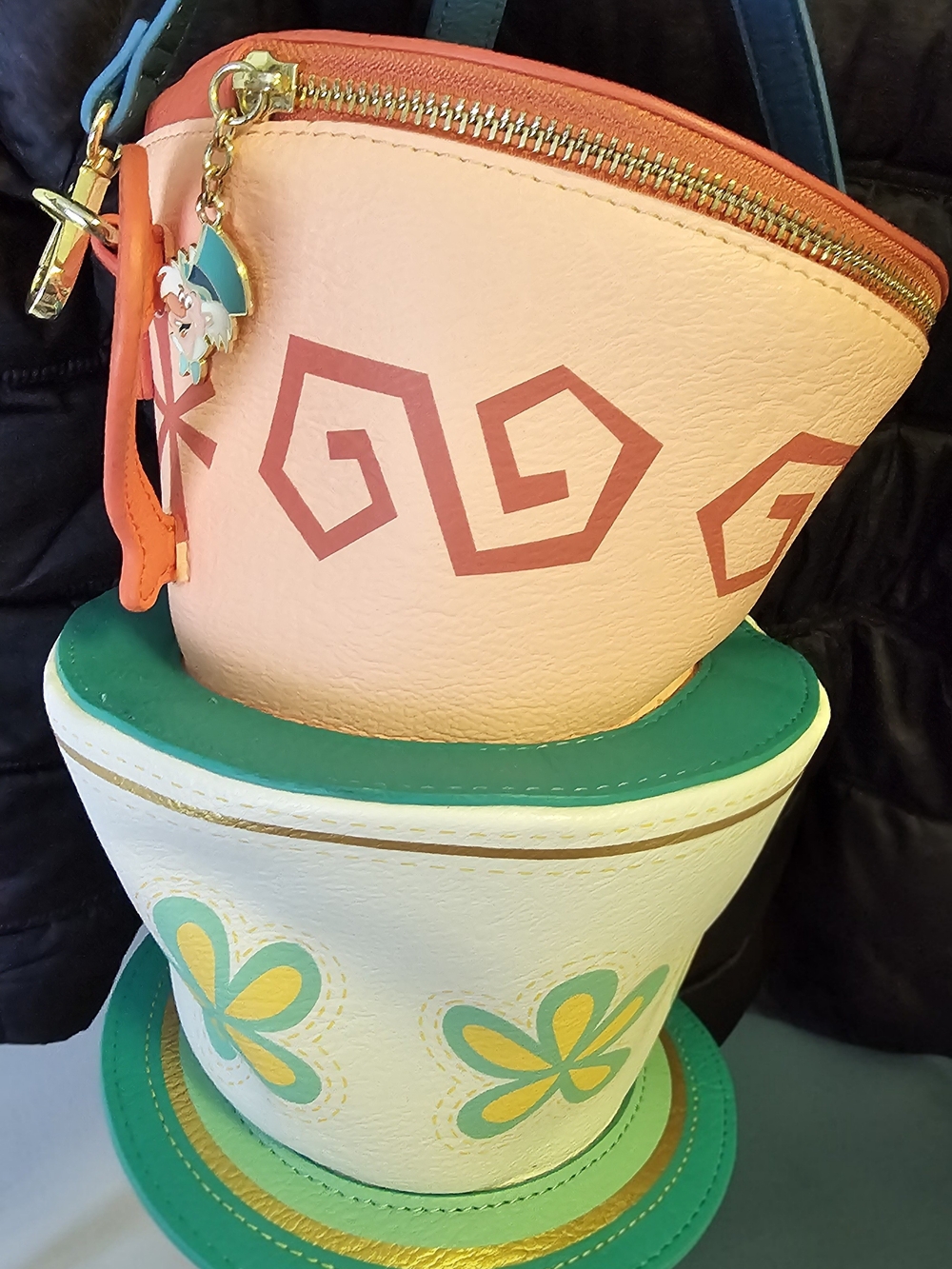 Alice In Wonderland Loungefly Teacup Crossbody Bag NWOT